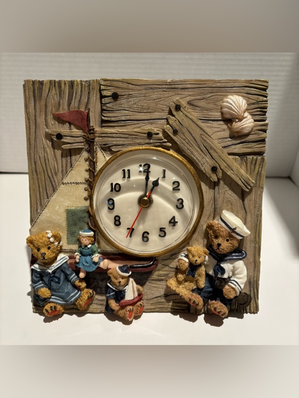 Vintage Beach Cottage Nursery Style Teddy Bear Family Resin Quartz Clock
